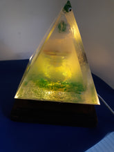 Load image into Gallery viewer, Green and Gold USB Pyramid Light